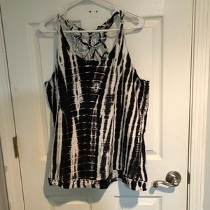 Maurice’s tank top